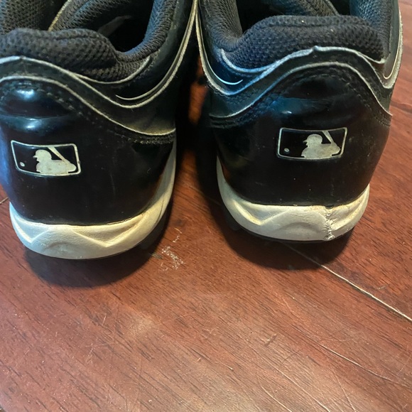 Under Armour mens baseball cleats - Picture 2 of 7
